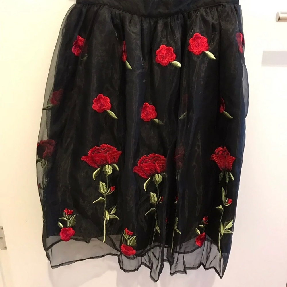 Forever 21 rose embroidery skirt